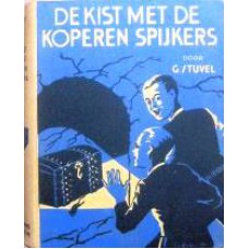 De kist met koperen spijkers